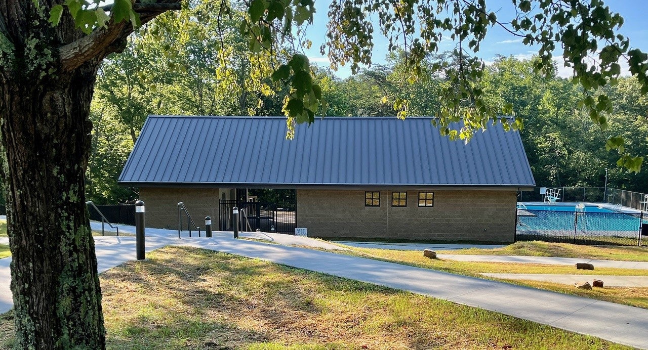 The new pool facility at facility at DeSoto State Park in Fort Payne houses changing rooms for visitors, as well as an area for the facility’s lifeguards. In addition, new ADA-compliant walkways from the parking area to the pool were added to improve accessibility for anyone with mobility challenges. 